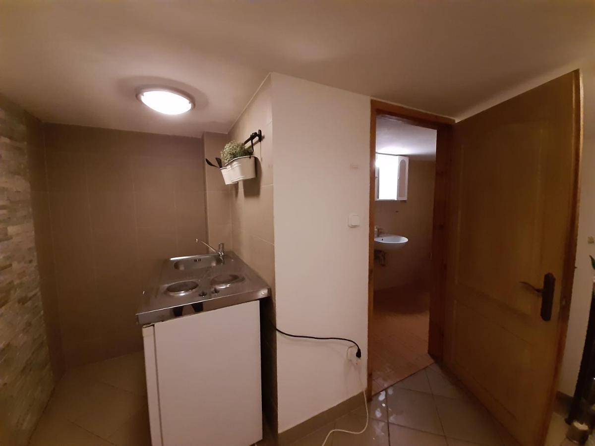 Apartman Vorosmarty Apartment Budapest Bagian luar foto