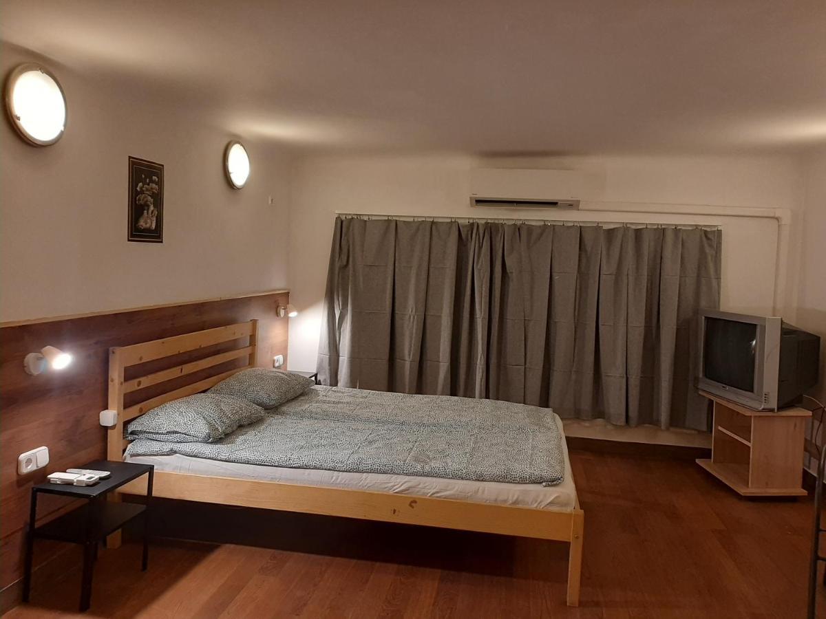 Apartman Vorosmarty Apartment Budapest Bagian luar foto