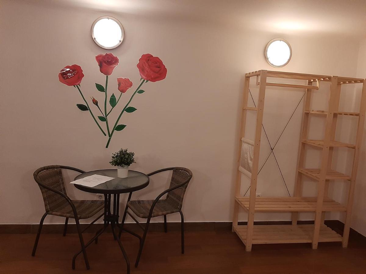 Apartman Vorosmarty Apartment Budapest Bagian luar foto