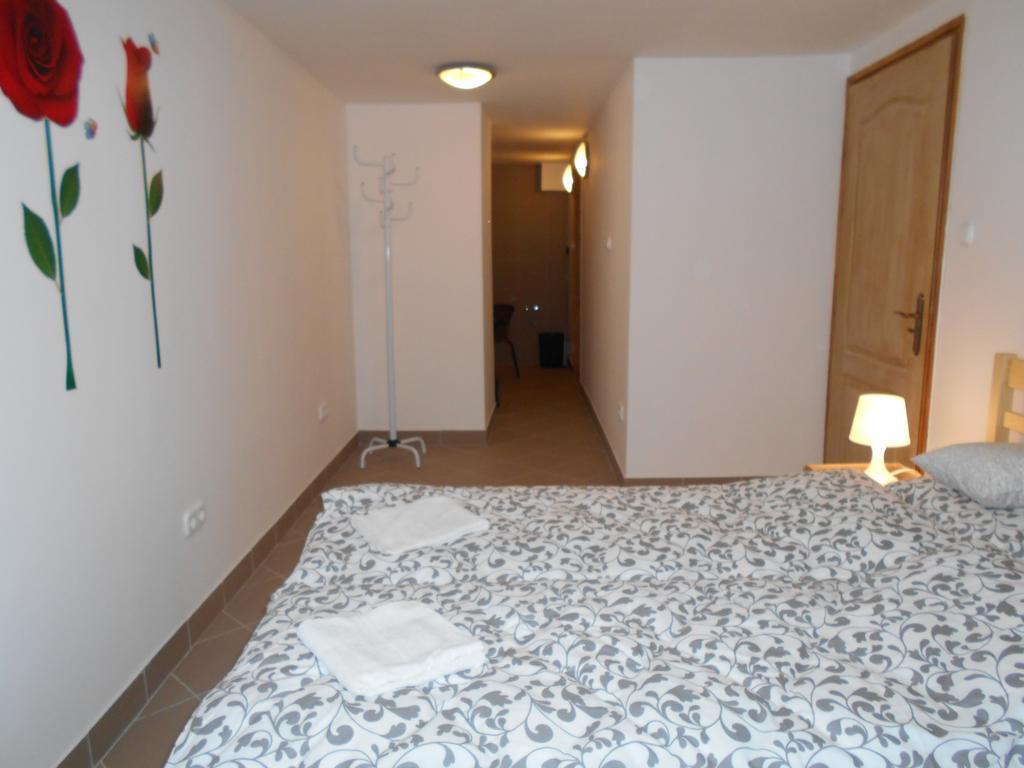 Apartman Vorosmarty Apartment Budapest Bagian luar foto