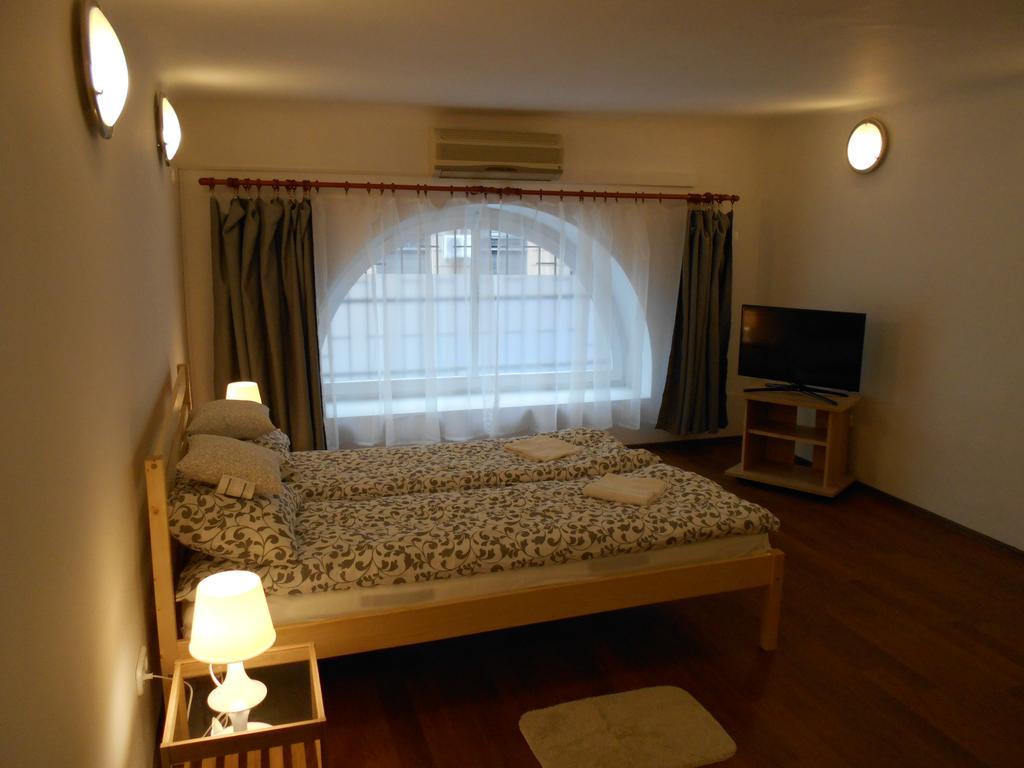 Apartman Vorosmarty Apartment Budapest Bagian luar foto