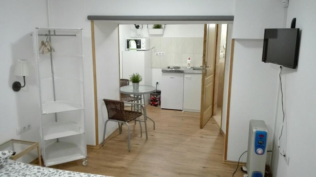 Apartman Vorosmarty Apartment Budapest Bagian luar foto