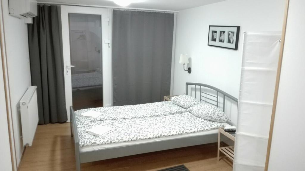 Apartman Vorosmarty Apartment Budapest Bagian luar foto