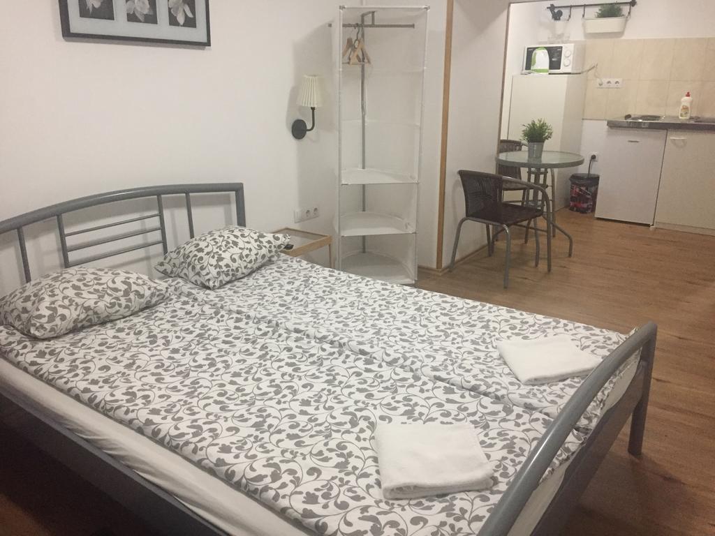 Apartman Vorosmarty Apartment Budapest Bagian luar foto